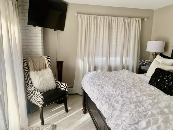 Rockport, ME 04856,100 South ST