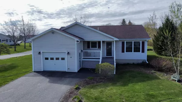 5 Cambridge DR #1, Hermon, ME 04401