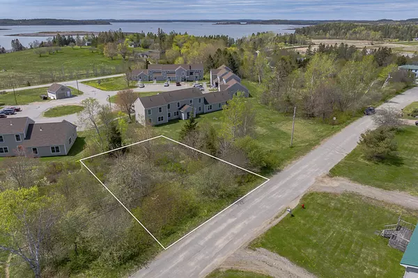 Eastport, ME 04631,16 Byrd ST