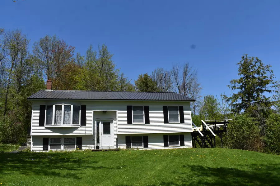 1 Russell ST, Readfield, ME 04355