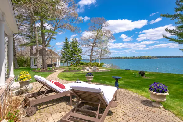 Freeport, ME 04032,373 Lower Flying Point RD