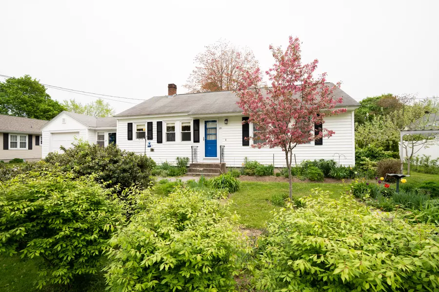 25 Weymouth ST, Saco, ME 04072