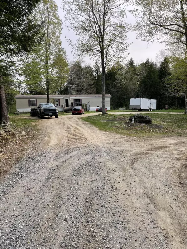 Litchfield, ME 04350,48 Birdhouse LN