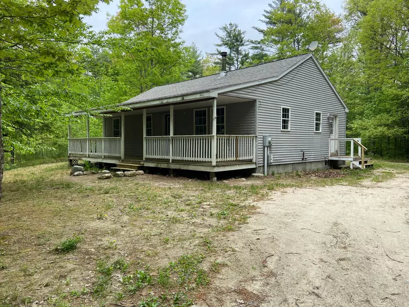 24 Eggert WAY, Naples, ME 04055