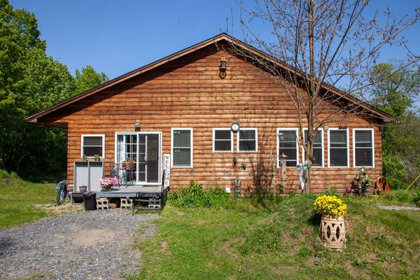 199 Temple RD, Farmington, ME 04938