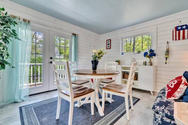 15 Skyline DR, Kennebunkport, ME 04046