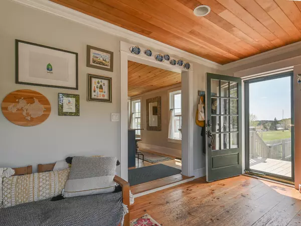 Swans Island, ME 04685,237 Harbor RD