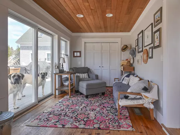 Swans Island, ME 04685,237 Harbor RD