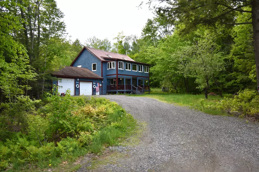 30 Estate Dr. DR, Saint Albans, ME 04971