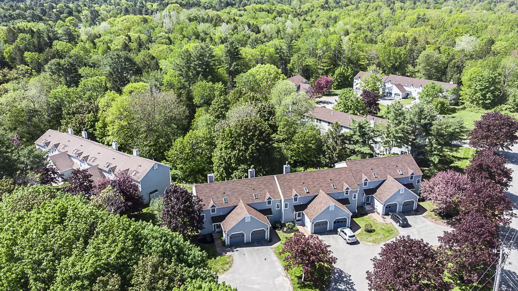 27 Sadler DR #27, Brunswick, ME 04011