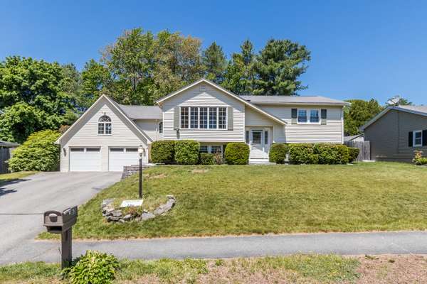 63 Primrose LN, Portland, ME 04103