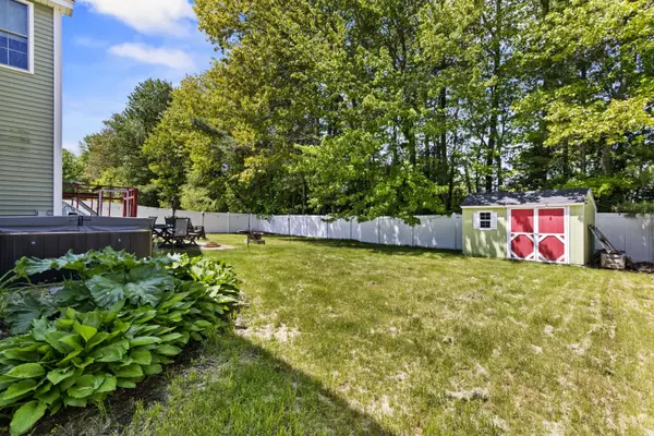 Westbrook, ME 04092,72 Victoria DR