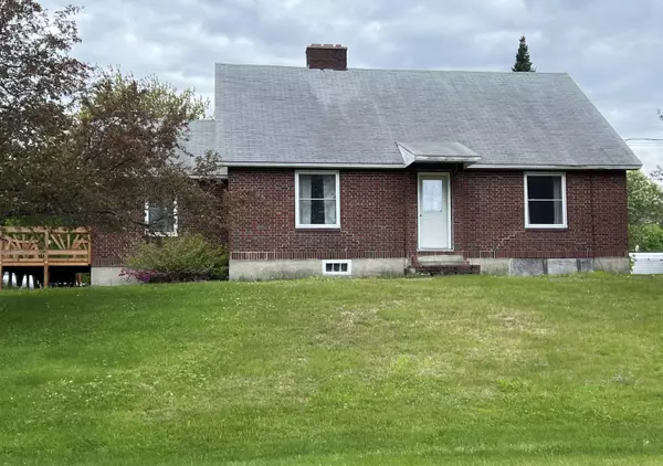 17 Maxim ST, Madison, ME 04950