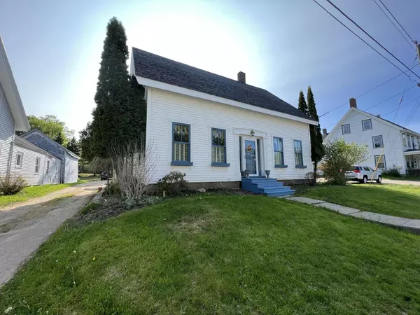 Machias, ME 04654,38 Center ST