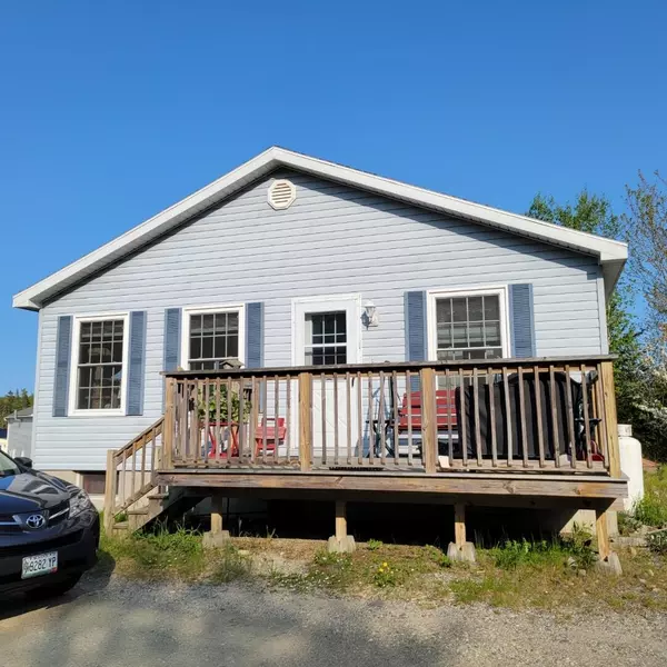 9 Woodrow LN, Tremont, ME 04674