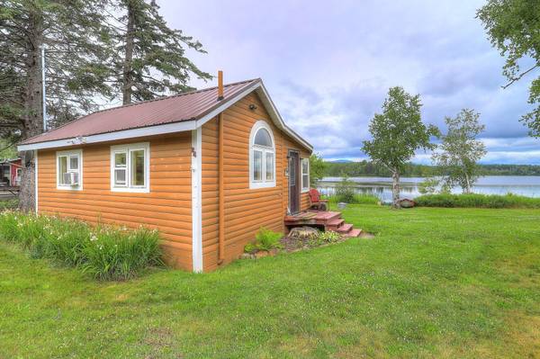 24 Verrill TER, Rangeley, ME 04970