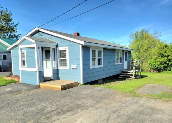 29 Hillcrest AVE, Caribou, ME 04736