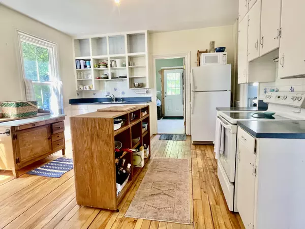 Vinalhaven, ME 04863,3 Washington School ST