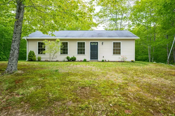 29 Abby RD, Paris, ME 04281