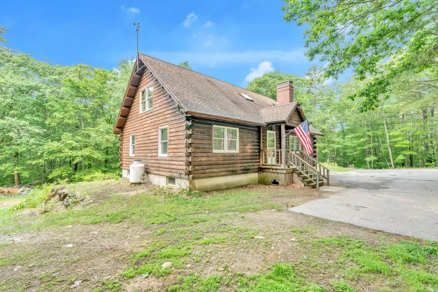 637 Bauneg Beg Hill RD, North Berwick, ME 03906