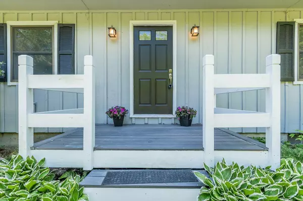 Freeport, ME 04032,153 Pownal RD