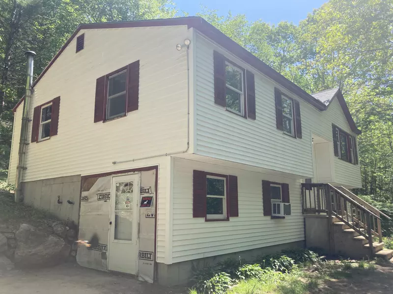 431 Middle RD, Waterboro, ME 04087
