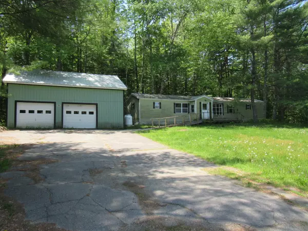 61 Thorndike RD, Unity, ME 04988