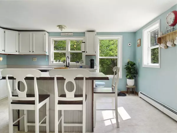 Sidney, ME 04330,25 Larry WAY