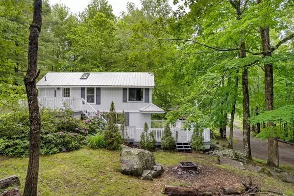 Oakland, ME 04963,414 Brickett Point EST