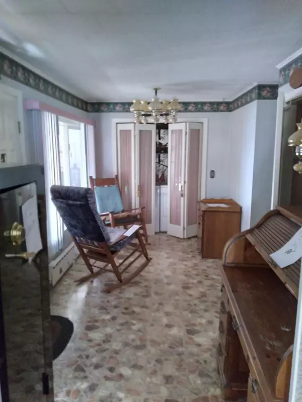 Fort Kent, ME 04743,5 Maple ST