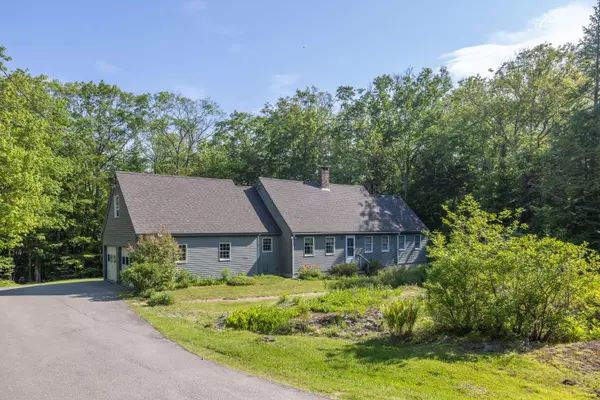 13 Alexander DR, Rockport, ME 04856