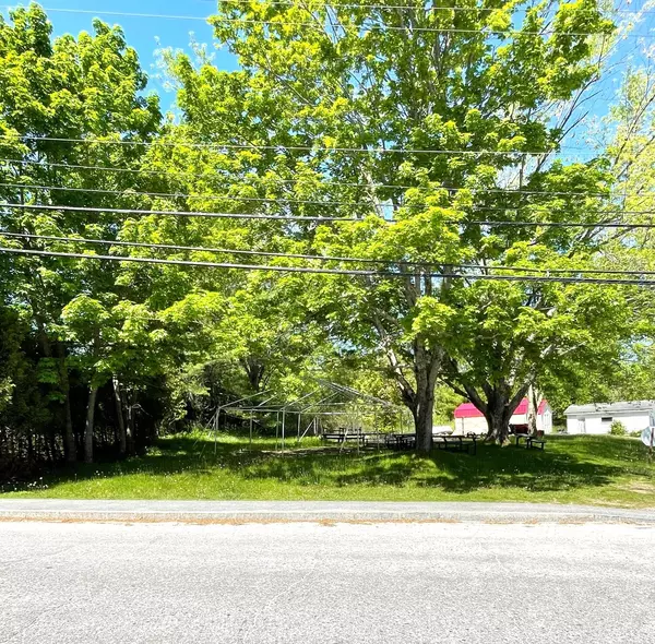 58 High ST, Blue Hill, ME 04614