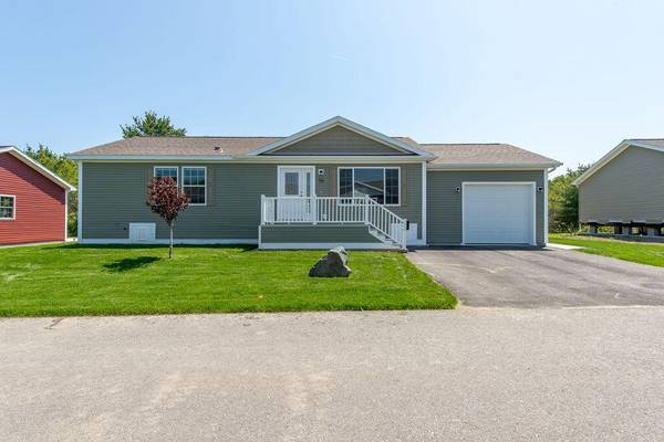 56 Settlement LOOP, Kittery, ME 03904