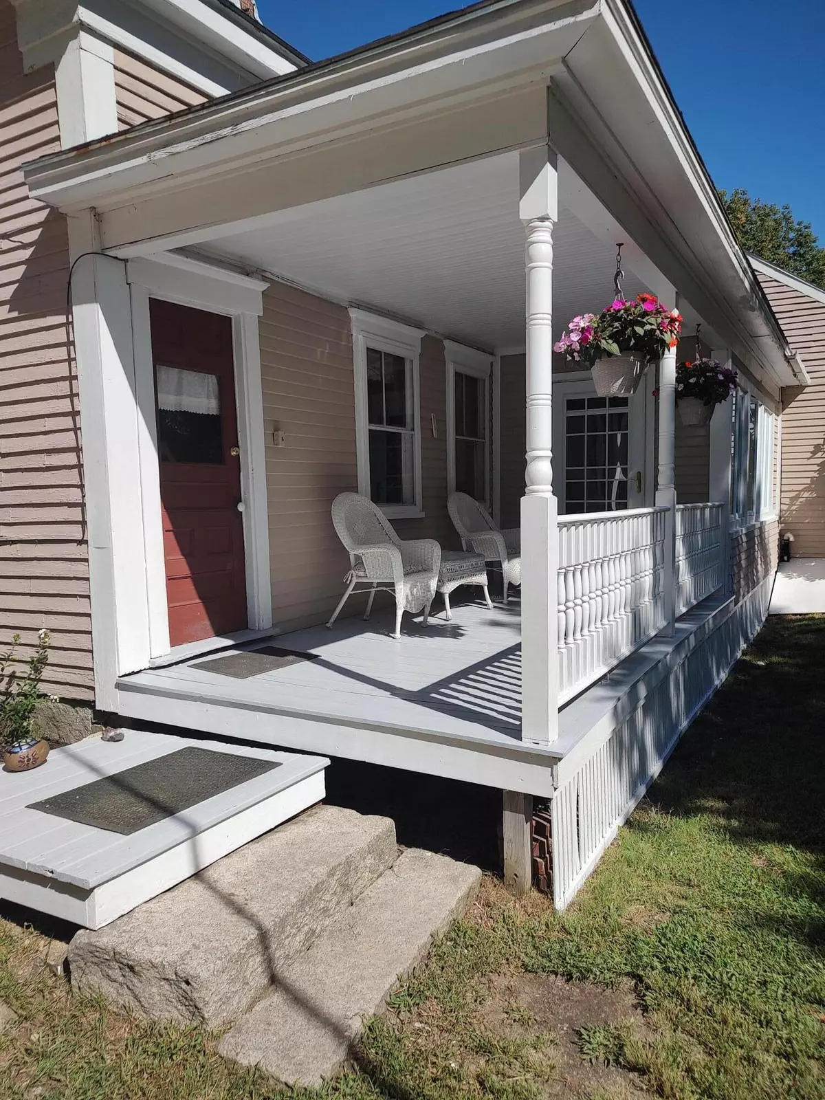 Raymond, ME 04071,74 Raymond Hill RD