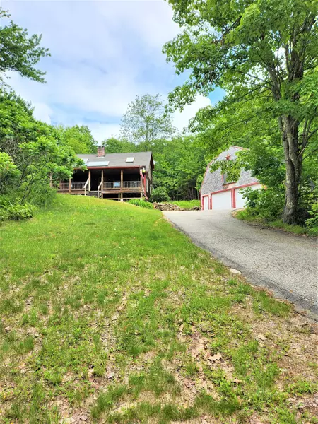 37 Tory Mountain LN, Newfield, ME 04095