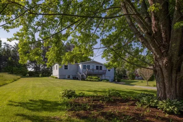 38 Sunset ST, Thomaston, ME 04861