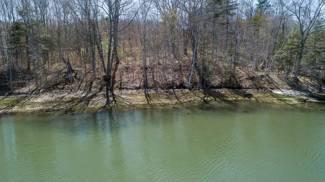 00 Waldoboro RD, Bremen, ME 04551