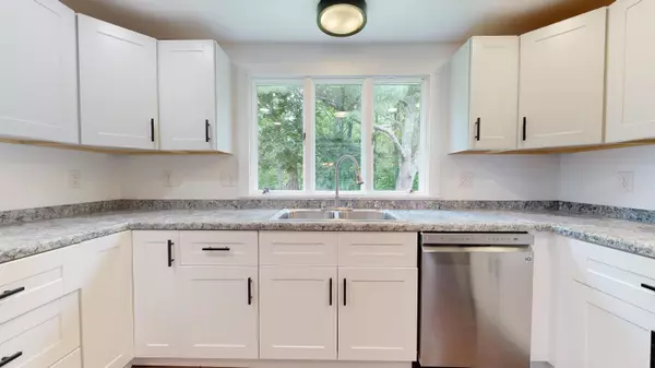 Waldoboro, ME 04572,1675 Old Augusta RD