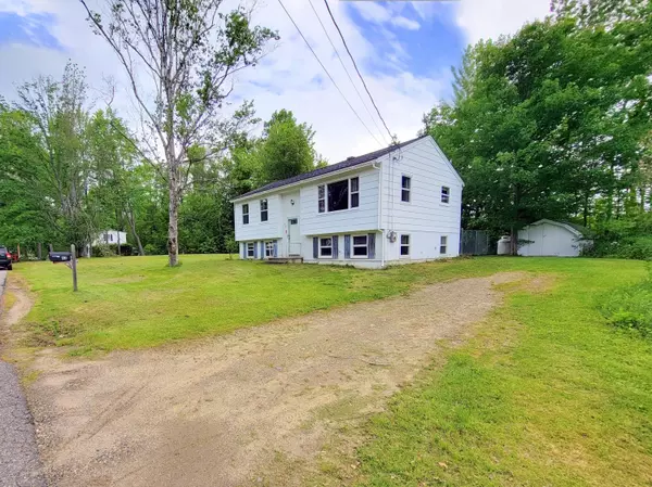 63 Sunset AVE, Wilton, ME 04294