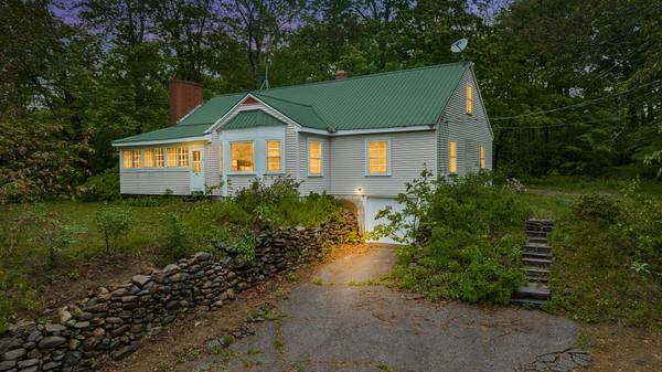 186 Oak Woods RD, North Berwick, ME 03906