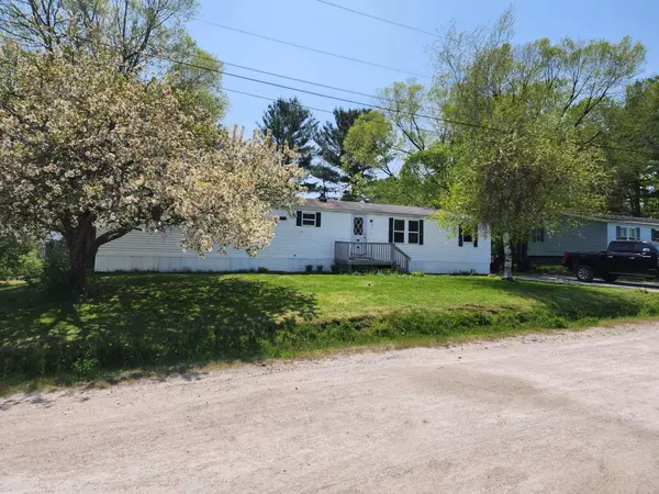 12 Leonov LN, Richmond, ME 04357