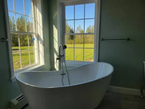 Hermon, ME 04401,280 Partridge LN