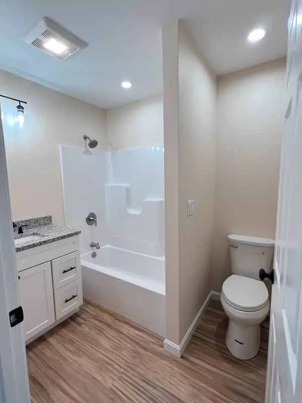 Poland, ME 04274,62 Knoll RD