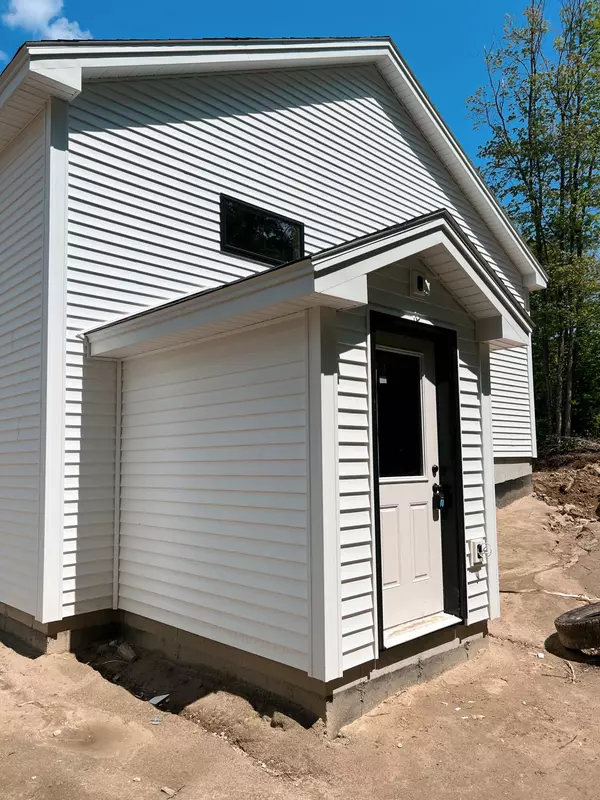 Poland, ME 04274,62 Knoll RD