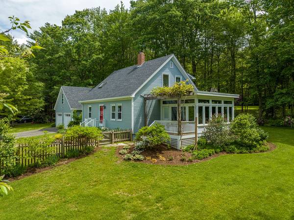 20 Ferncliff DR, Camden, ME 04843