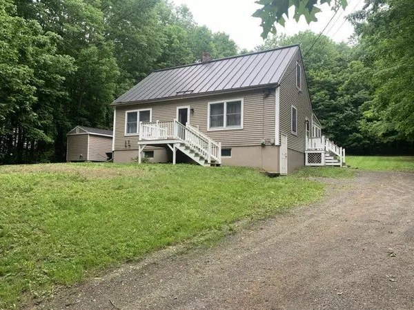 3165 Middle RD, Sidney, ME 04330