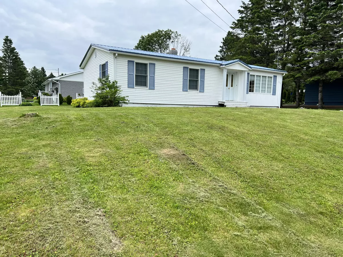 Madawaska, ME 04756,174 25th AVE