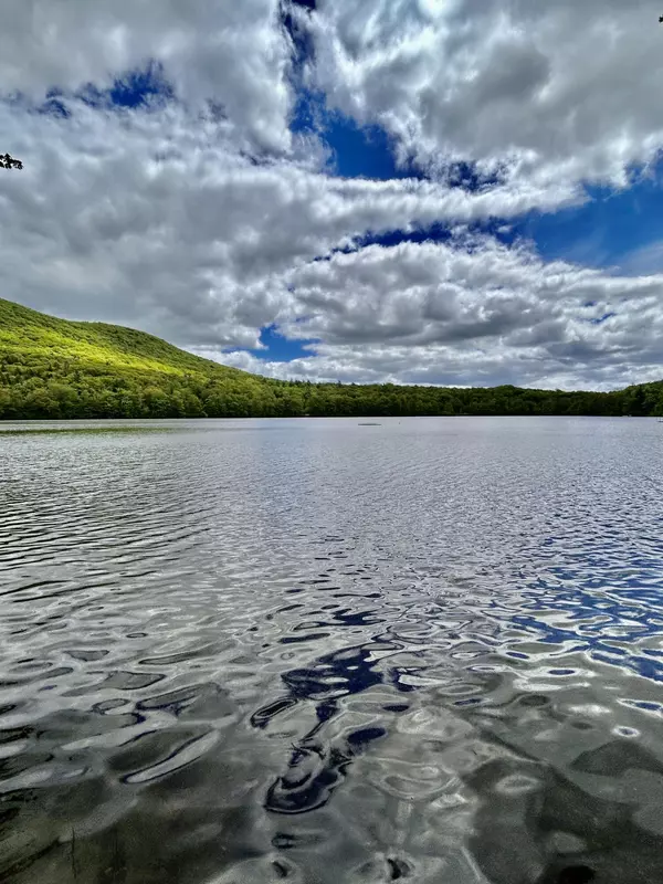 86 Levenseller RD, Searsmont, ME 04973