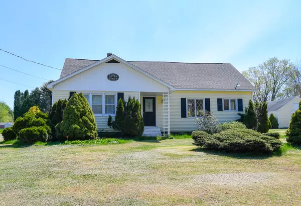 90 Sanborn RD, Monmouth, ME 04259