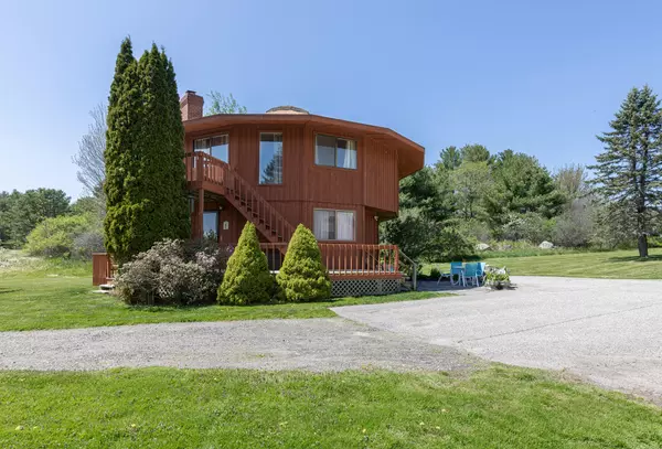 Freeport, ME 04032,17 Old County RD